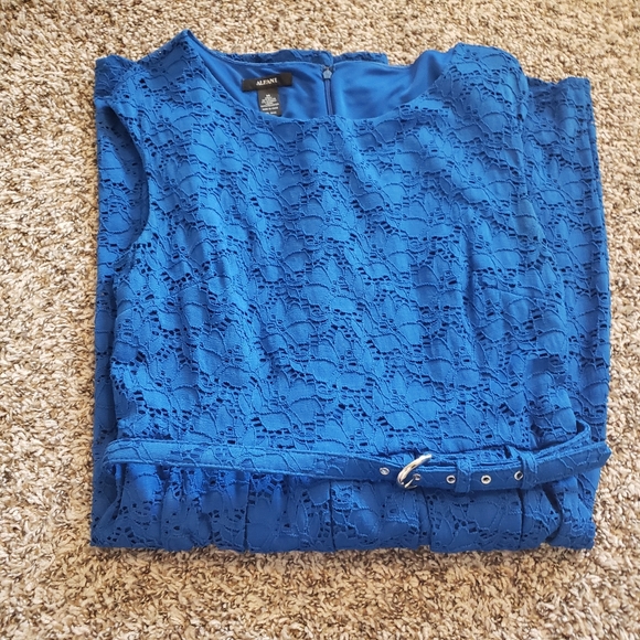 Floral Lace Sleeveless Dress Size M - Picture 7 of 15